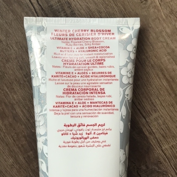 BATH & body works winter cherry blossom - Picture 3 of 6